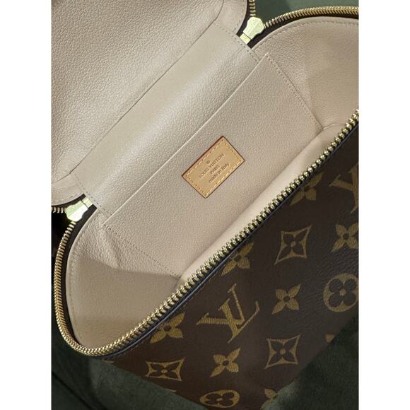 *Authentic* LOUIS VUITTON - Nice Mini Vanity Case w/LV Scarf - Picture 3 of 10
